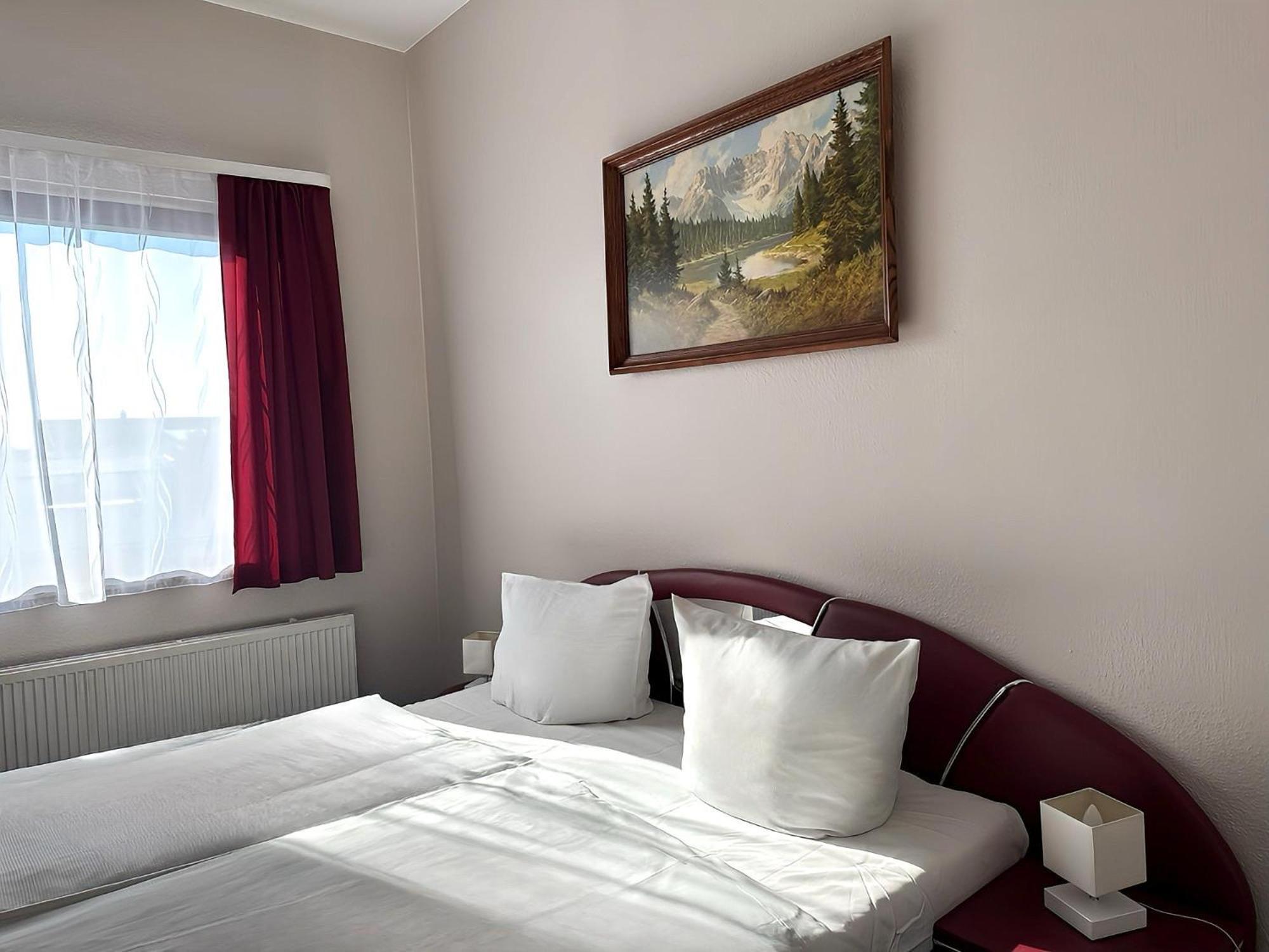 Hotel Km Дармштадт Экстерьер фото